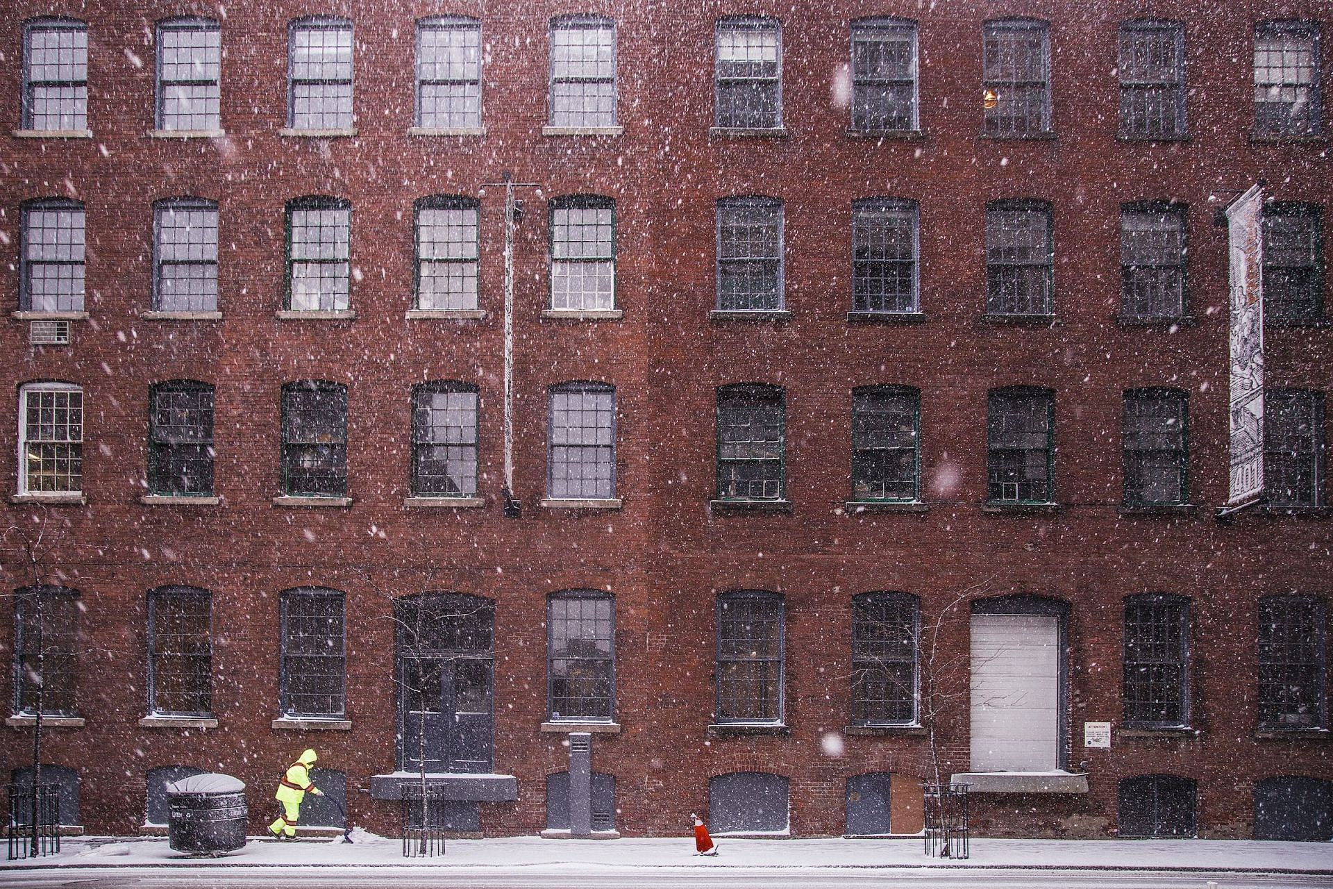 Snow shoveling (Image via Unsplash/Matthew Henry)